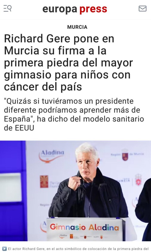 Richard Gere pone en Murcia su firma a la primera piedra del mayor gimnasio para niños con cáncer del país